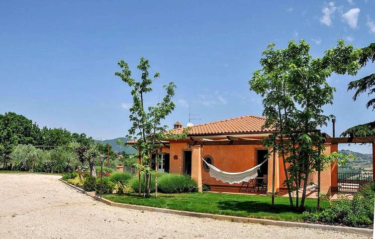 Casa de vacaciones para 16 personas, con piscina y jardín además de terraza y sauna - 1