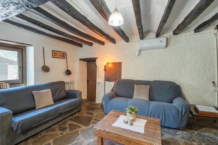 Casa rural para 6 personas, con Jardín y Piscina para niños en Garrotxa