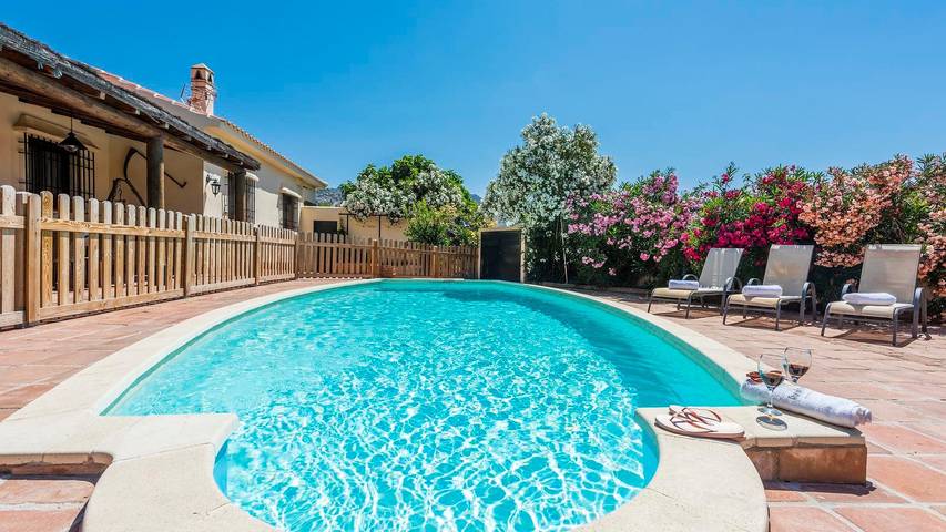 Chalet para 12 personas, con piscina además de balcón/terraza y jacuzzi en Antequera - 3