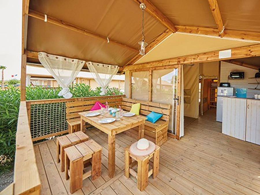 Camping La Croix du Vieux Pont - Canvas and wooden tent 5 persons - Lodge Tent | 2 Bedrooms | 4/5 Pers. | No bathroom in Berny-Rivière, Aisne