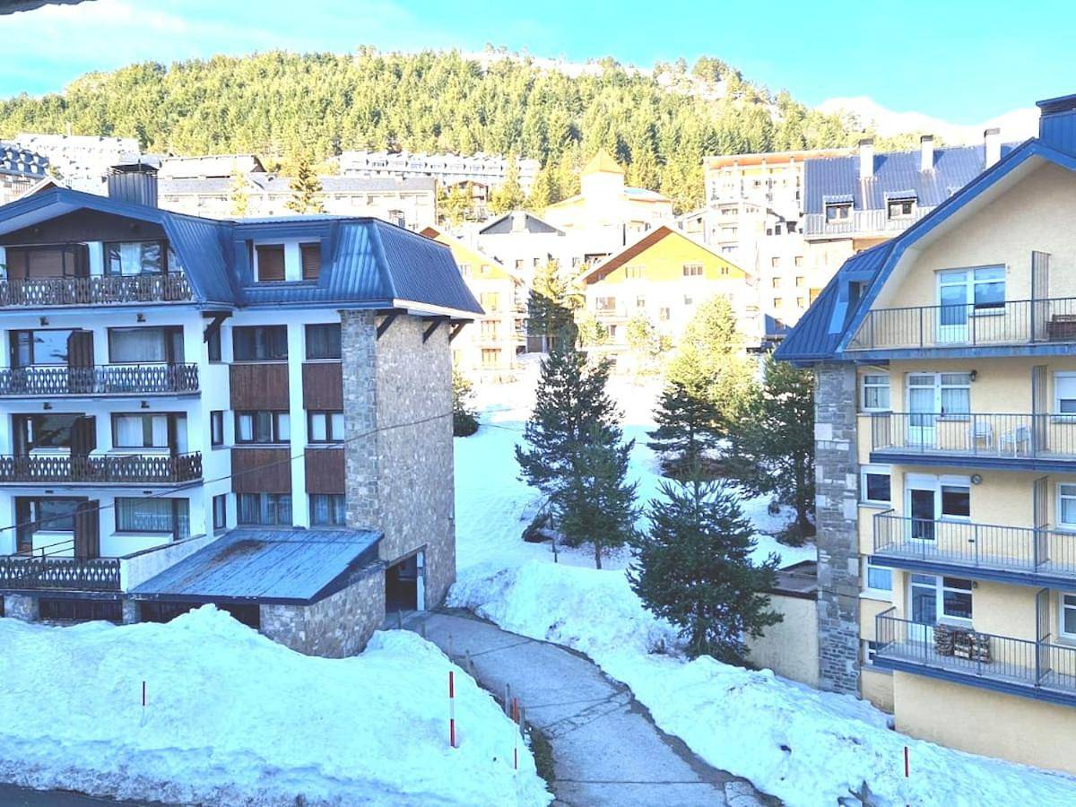 Appartement entier, Amanecer Camp d Aljub in Candanchú, Aisa