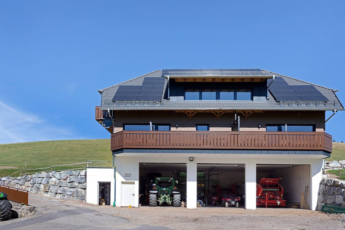 Ganze Wohnung, Ferienwohnung 'Bergpanorama' mit Bergblick, Gemeinschaftsterrasse und Wlan in Triberg, Südschwarzwald