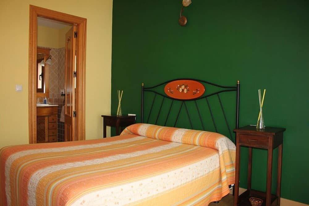 El Rincon del Labrador / House for 4 people in La Santa Espina, Castromonte