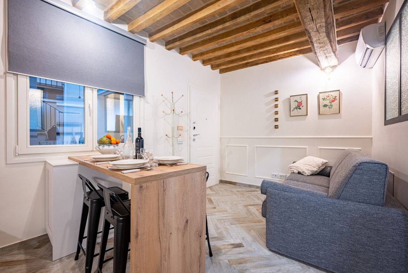 Apartamento entero, Guesthost - Bixio 29 Apartment 4 in Oltretorrente (Parma), Parma