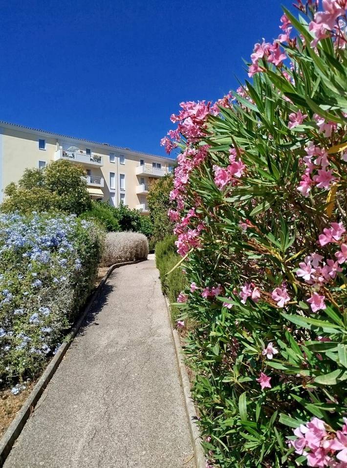 Studio pour 2 personnes, avec jardin