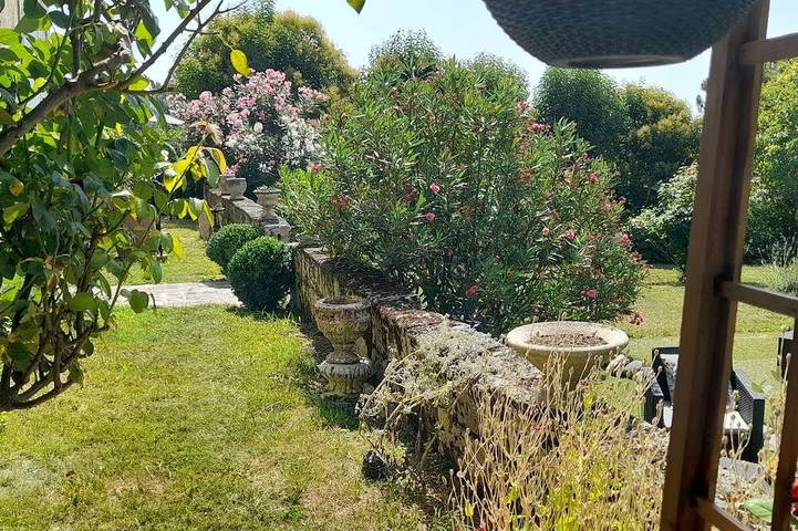 Gîte pour 3 personnes, avec jacuzzi ainsi que piscine et jardin à Puisseguin - 4