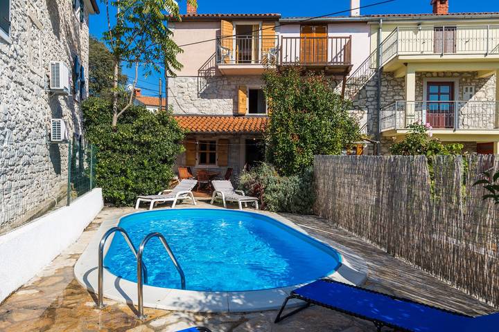 BnB für 6 Personen, mit Balkon/Terrasse und Pool in Kroatien - 4