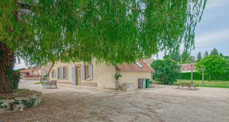 Gîte pour 4 personnes, avec jardin à Montfey