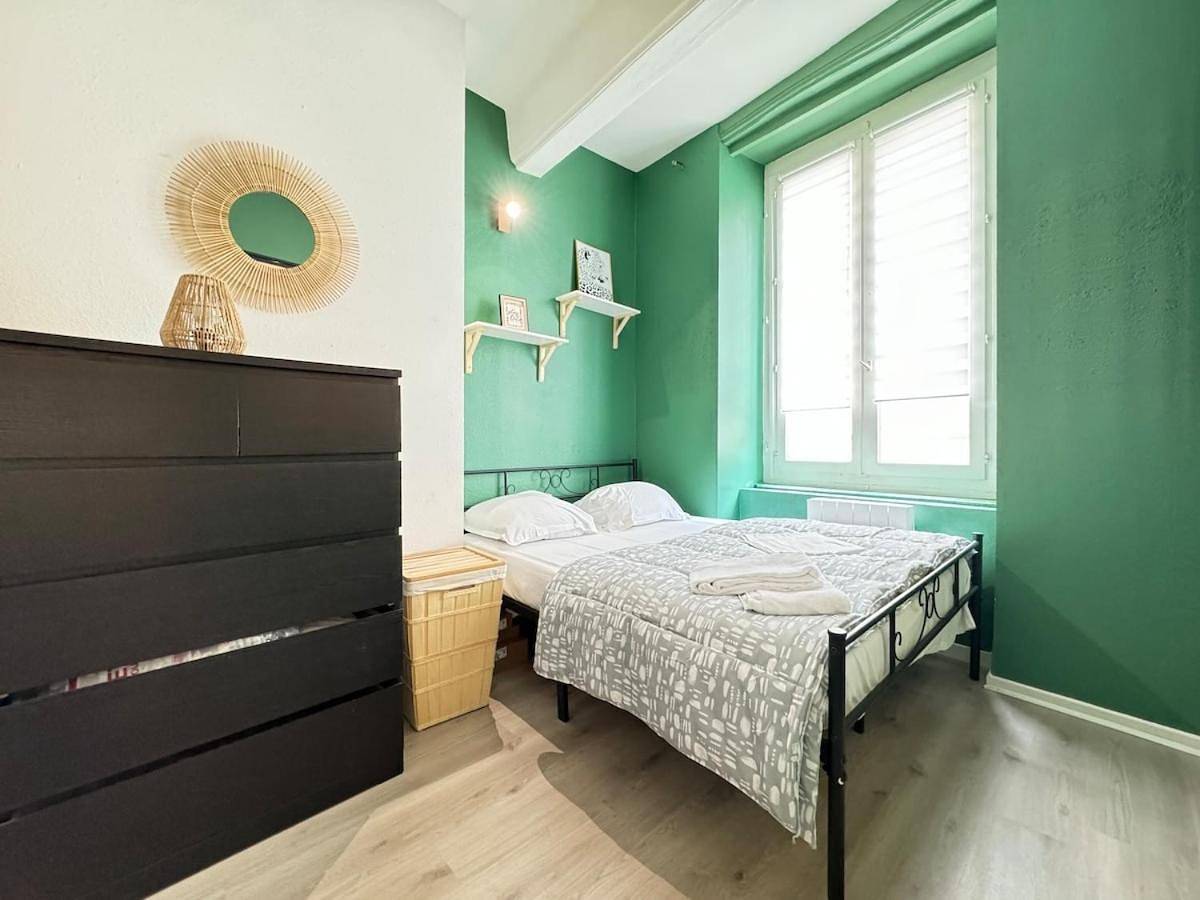 Appartement entier, T2 Centre Riom 3 Personnes in Riom, Parc naturel régional des Volcans d'Auvergne
