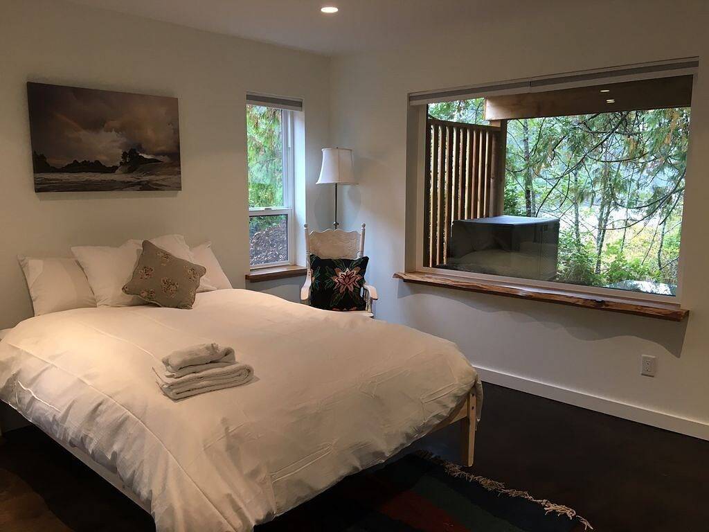 Cozy home in Tofino w/ hottub in Tofino, Alberni-Clayoquot Regional District