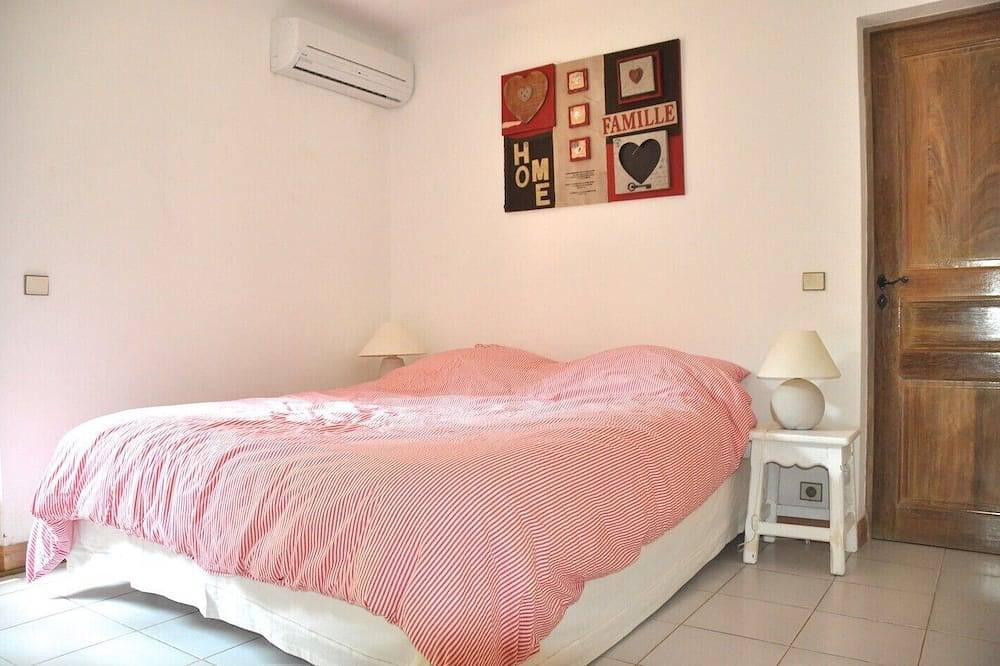 Gassin, 6 km from Saint-Tropez, exceptional villa for 8 people in Gassin, Mediterranean Coast (France)