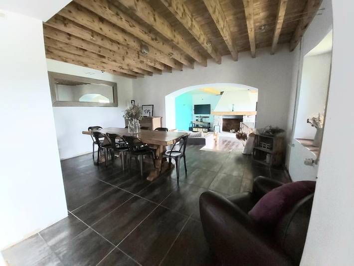 Location de vacances pour 7 personnes, avec Balcon et Terrasse ainsi que Jardin et Piscine dans Ruy Montceau - 2