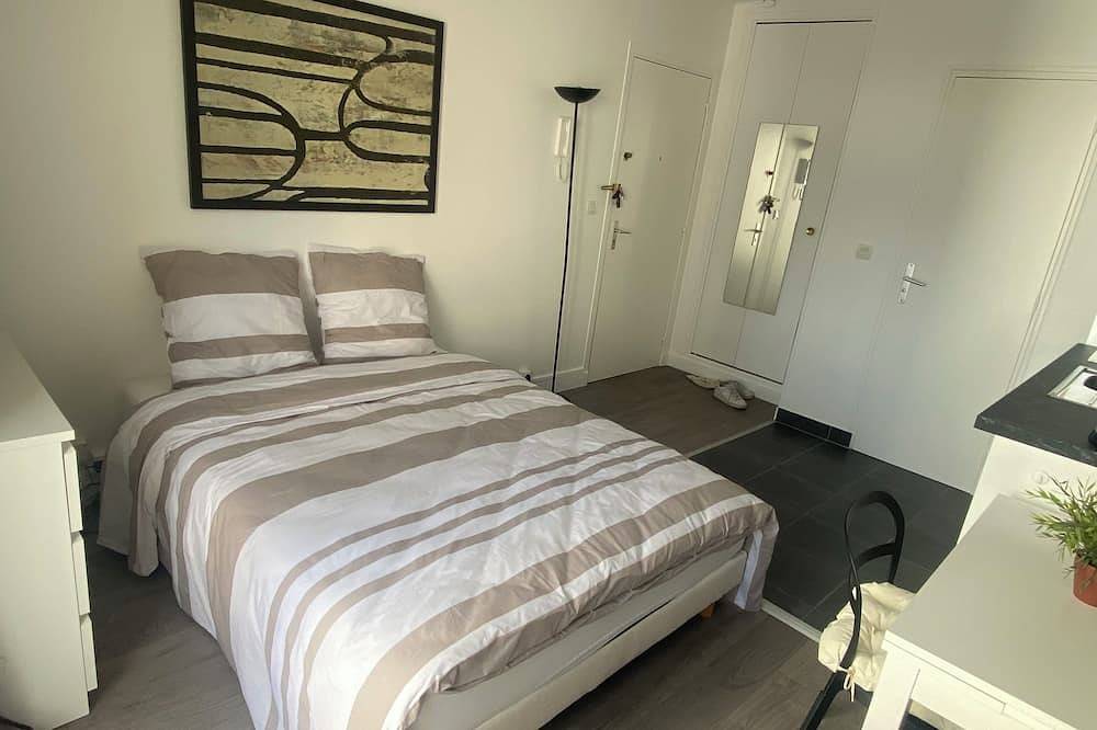 Entire apartment, Apartment in Courbevoie in Courbevoie, Hauts-de-Seine