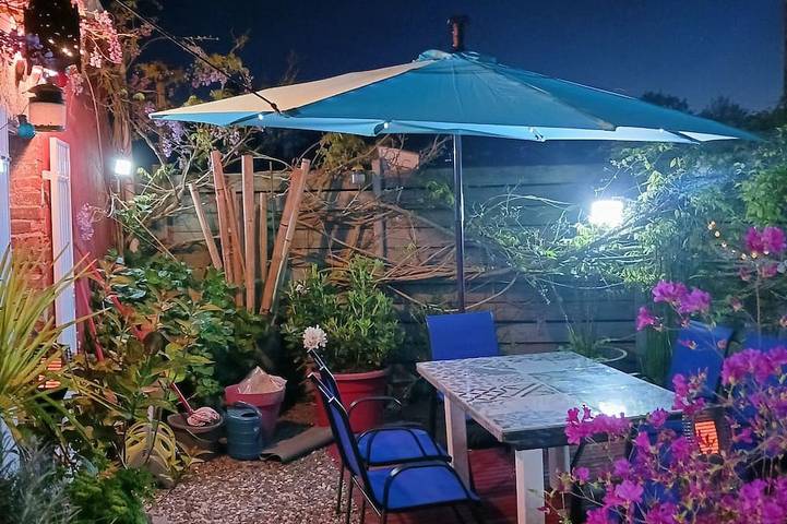Gîte pour 4 personnes, avec terrasse ainsi que jardin et jacuzzi à Saint-Denis-la-Chevasse
