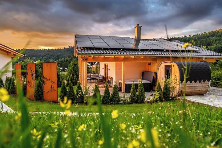 Chalet für 5 Personen, mit Balkon und Whirlpool sowie Garten und Sauna