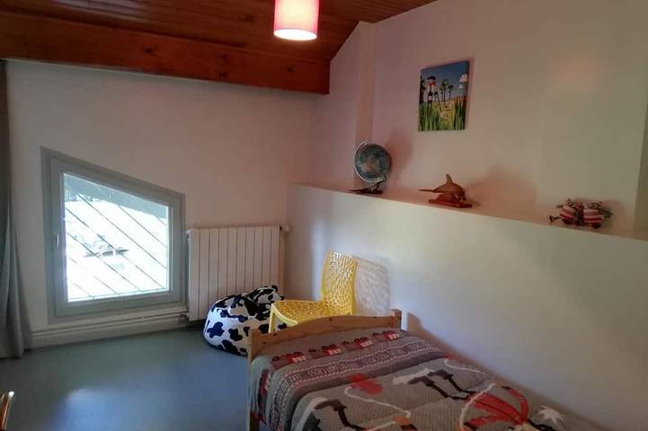 Location de vacances pour 10 personnes, avec jardin et piscine à Josse - 2