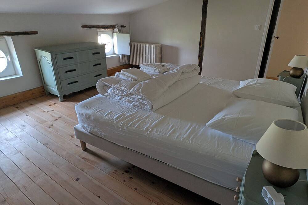 Lauragais farmhouse in the countryside, view of the Pyrenees in Souilhanels, Carcassonne region