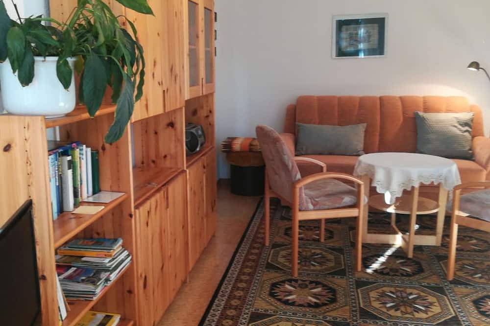 Ganze Wohnung, Ferienwohnung, 55 qm, 1 Schlafzimmer, Badewanne, Balkon und Garten, max. 4 Personen in Bernau bei Berlin, Barnimerland Region