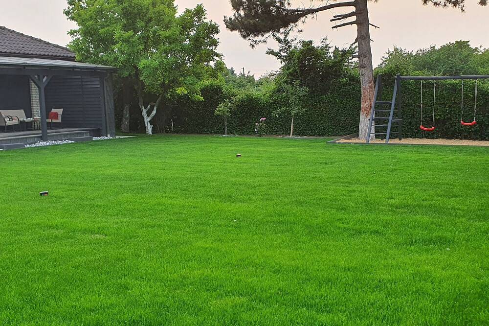 Ganze Wohnung, Ferienwohnung+Schwimmbad/Garten/Terasse/Spielplatz in Neuss, Düsseldorf und Umgebung