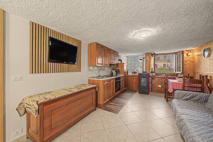 Entire apartment, Gran's House Apartment with Wi-Fi in Malesco, Ticino Alps and Verbano