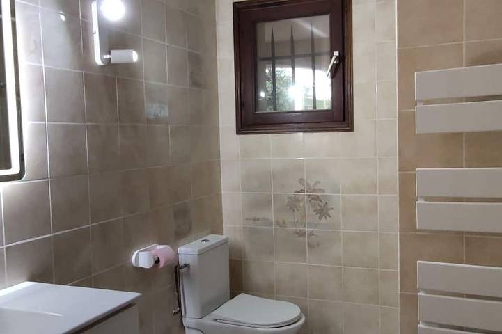 Apartamento entero, Completely renovated 2-room apartment in large architect-designed villa in Sausset-les-Pins, Costa mediterránea (Francia)