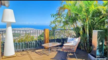 Maison d’hôte pour 2 personnes, avec piscine et jardin ainsi que vue et terrasse à La Possession
