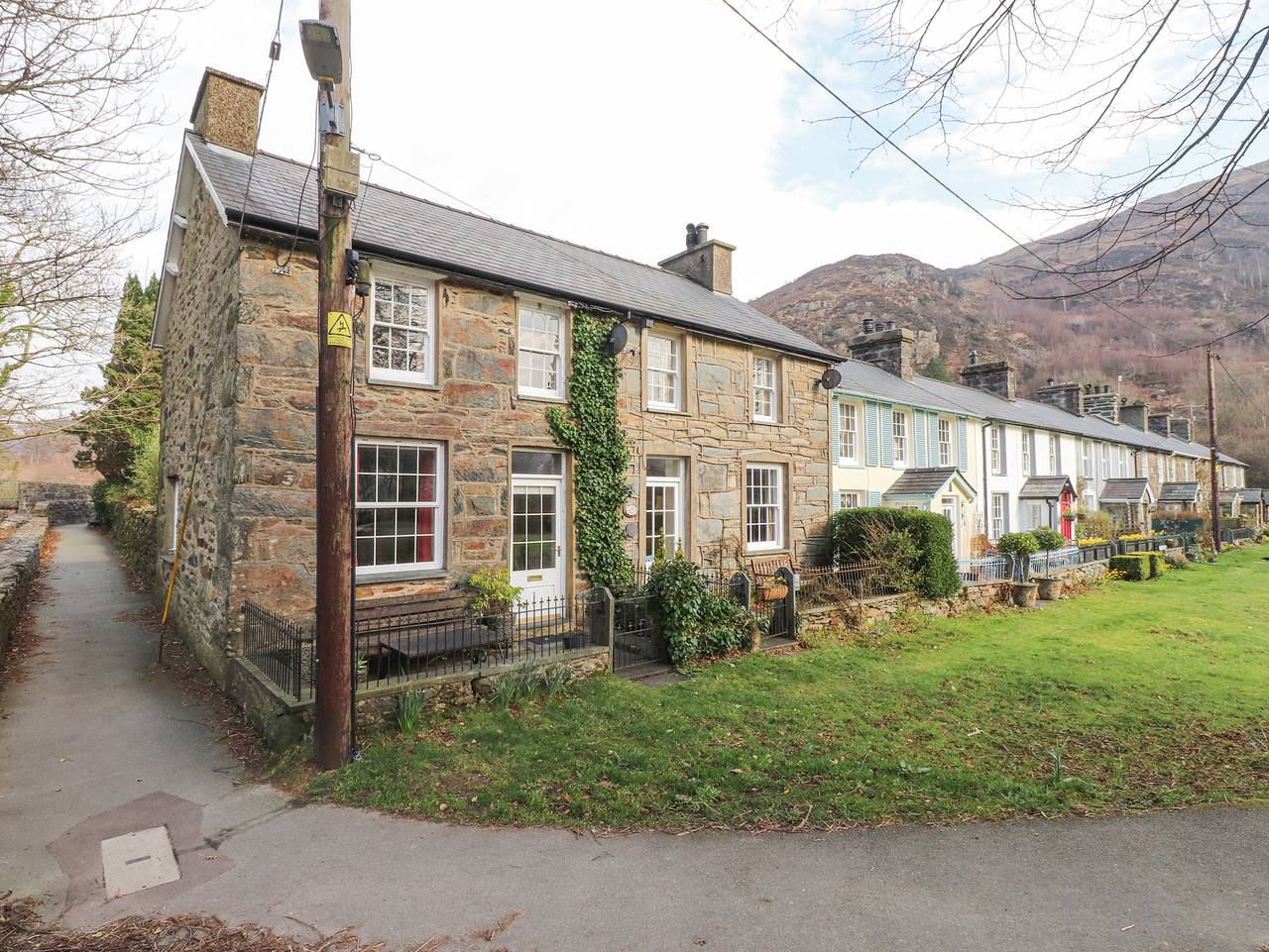 Brackenbury Cottage in Beddgelert, Snowdonia