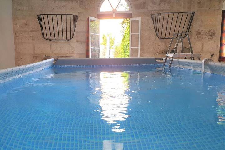Location de vacances pour 4 personnes, avec jacuzzi et jardin à Lunel
