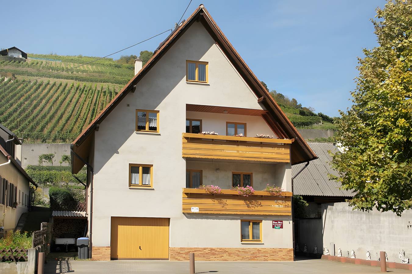 Zimmer 'Zum Schlossberg' mit Bergblick und Balkon in Achkarren, Vogtsburg im Kaiserstuhl