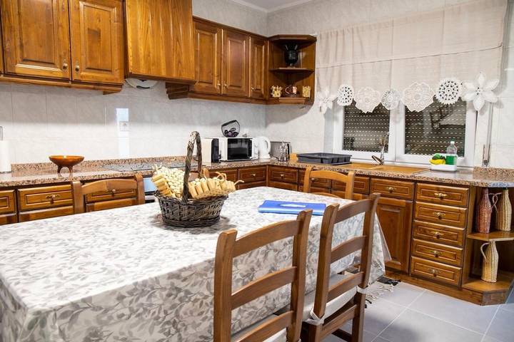 Location de vacances pour 6 personnes, avec vue ainsi que jardin et balcon dans Tarouca - 4