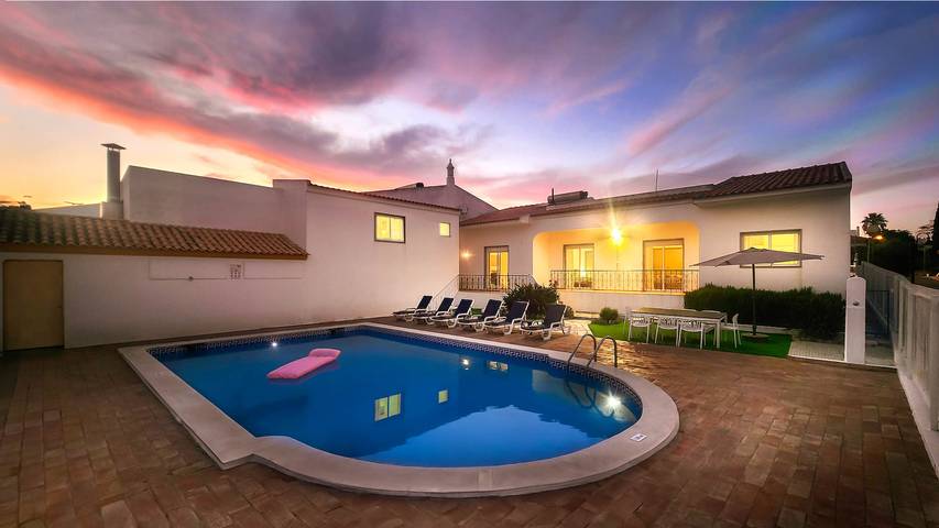 Casa de férias para 8 pessoas, com Terraço e Jardim em Monte Choro