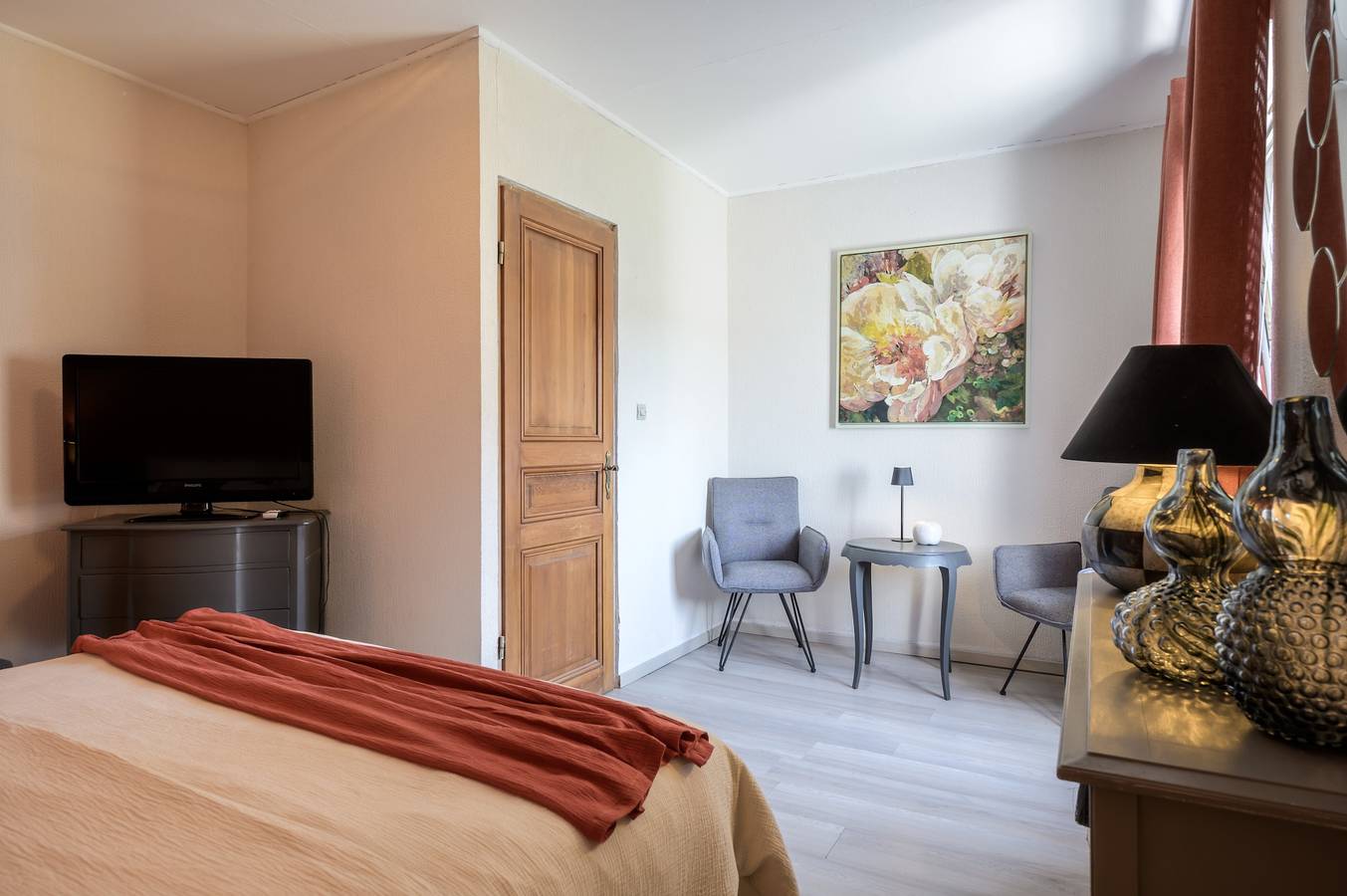 Chambre d’hôtes « Chambre Tulipe » avec piscine, terrasse partagées et Wi-Fi in Sélestat, Région de Sélestat-Erstein