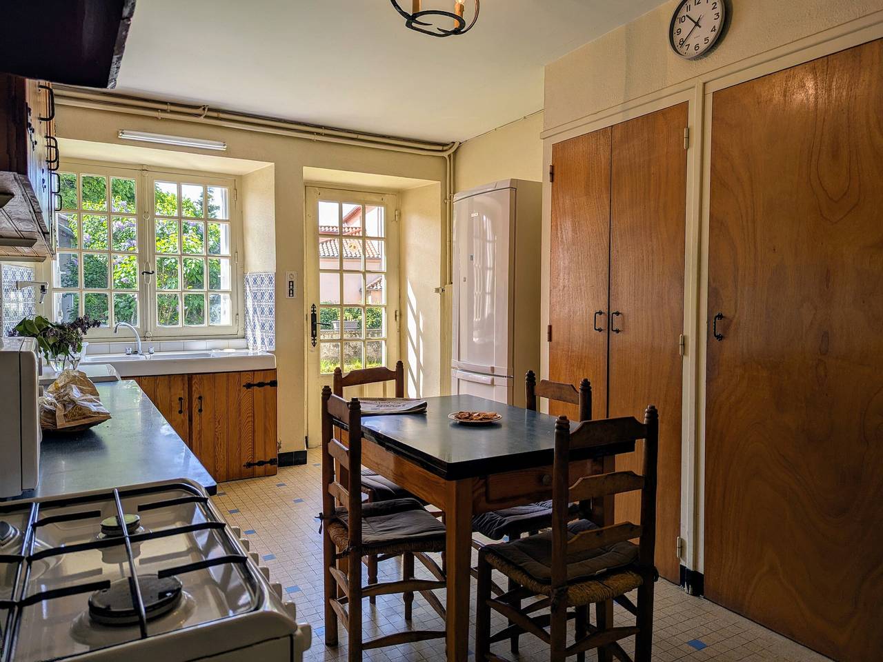 Charming Cottage with Courtyard in Historic Allègre Near Amenities in Allègre, Livradois-Forez Regional Nature Park