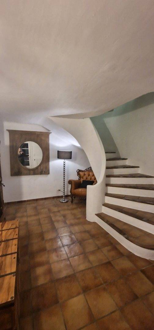 Gîte pour 12 personnes, avec jardin et piscine, animaux acceptés à Caderousse - 4