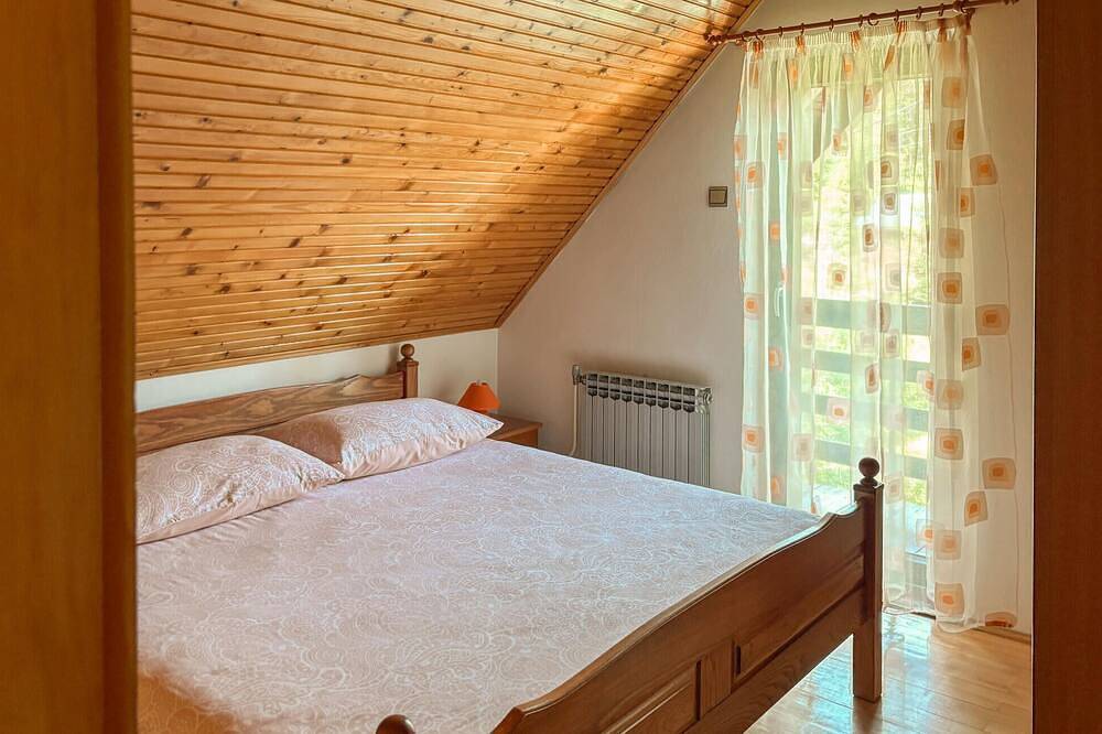 Ganze Wohnung, Cozy apartment in Crnl Lug with Wifi in Primorje-Gorski Kotar