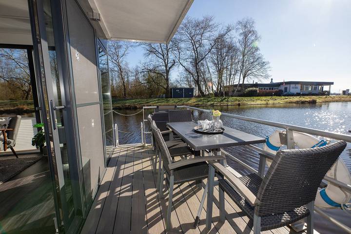 Hausboot 4 Seeloft. Mit Seeblick und komfortabel. in Geestland, Cuxland