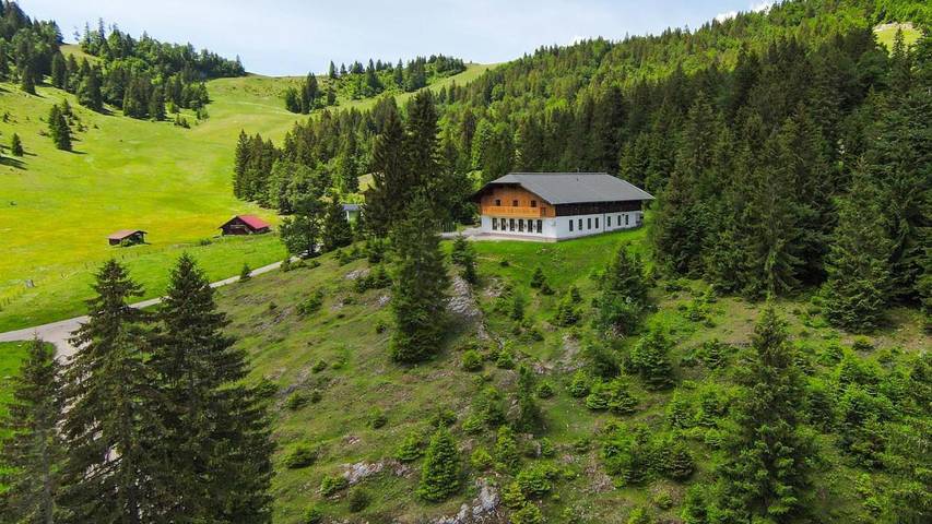 Ferienwohnung für 2 Personen, mit Balkon und Terrasse sowie Garten und Ausblick in Hintersee (Salzburger Land)