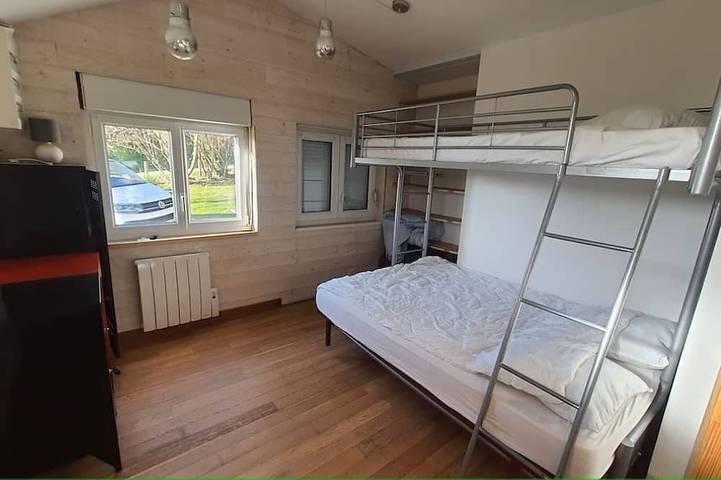 Location de vacances pour 5 personnes, avec jacuzzi ainsi que terrasse et jardin, animaux acceptés dans Plage De La Granville - 2