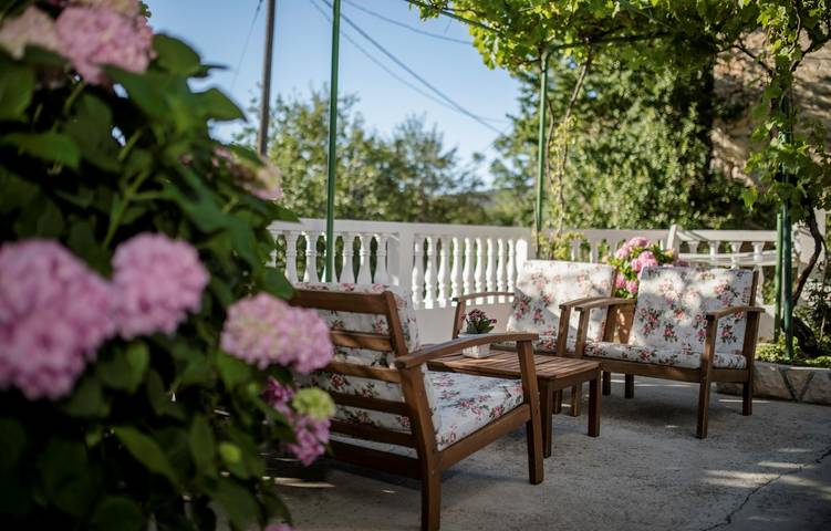 Ferienhaus für 6 Personen, mit Balkon/Terrasse und Garten in Supetarska Draga