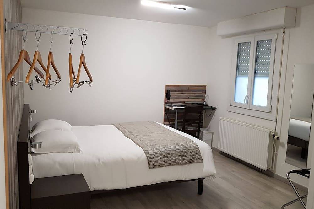 Chambre d'hotel en plein centre ville d'amiens in Amiens, Région d'Amiens