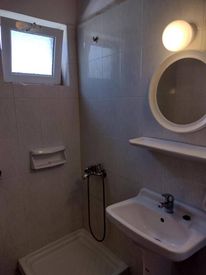 Maison d’hôte pour 2 personnes, avec jardin ainsi que vue et piscine à Zante - 3