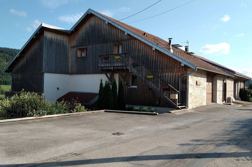 Apartamento entero, Gite 2-3 persons in Arçon, Doubs (desambiguación)