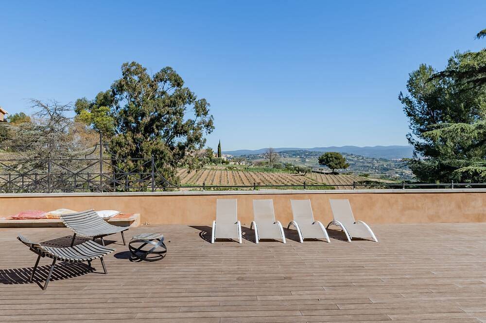 Appartement entier, Loft d'architecte au coeur des vignes avec terrasse ensoleillée in La Cadière-d'Azur, Côte méditerranéenne (France)