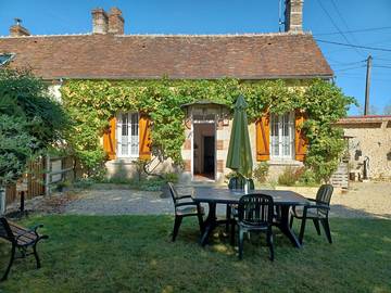 Gîte pour 2 personnes, avec terrasse et jardin dans Centre-Val de Loire
