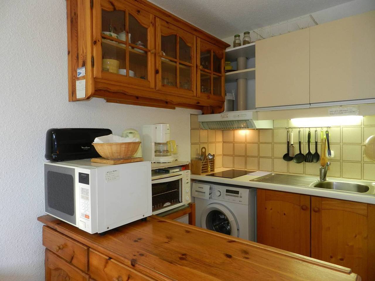 Ganze Wohnung, Studio am Strand mit Pool, Tennis und Terrasse - Perfekt für Familien! in Bormes-les-Mimosas, Parc national Port-Cros