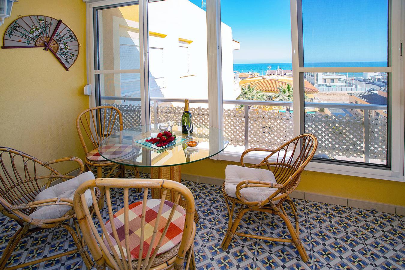 Entire apartment, 130 Sur Sea - Alicante Holiday in Torrevieja, Costa Blanca