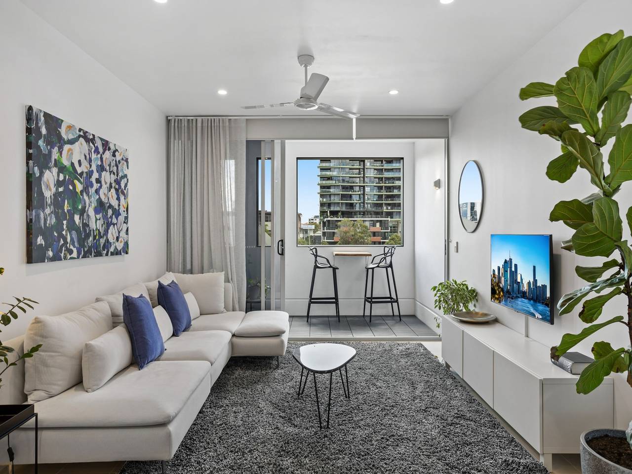 Hel lejlighed, Stellar Location With Parking, Pool & Gym Access in South Brisbane, Brisbane