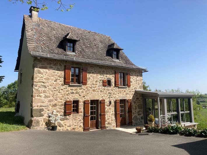 Location de vacances pour 5 personnes, avec vue et jardin à Brandonnet