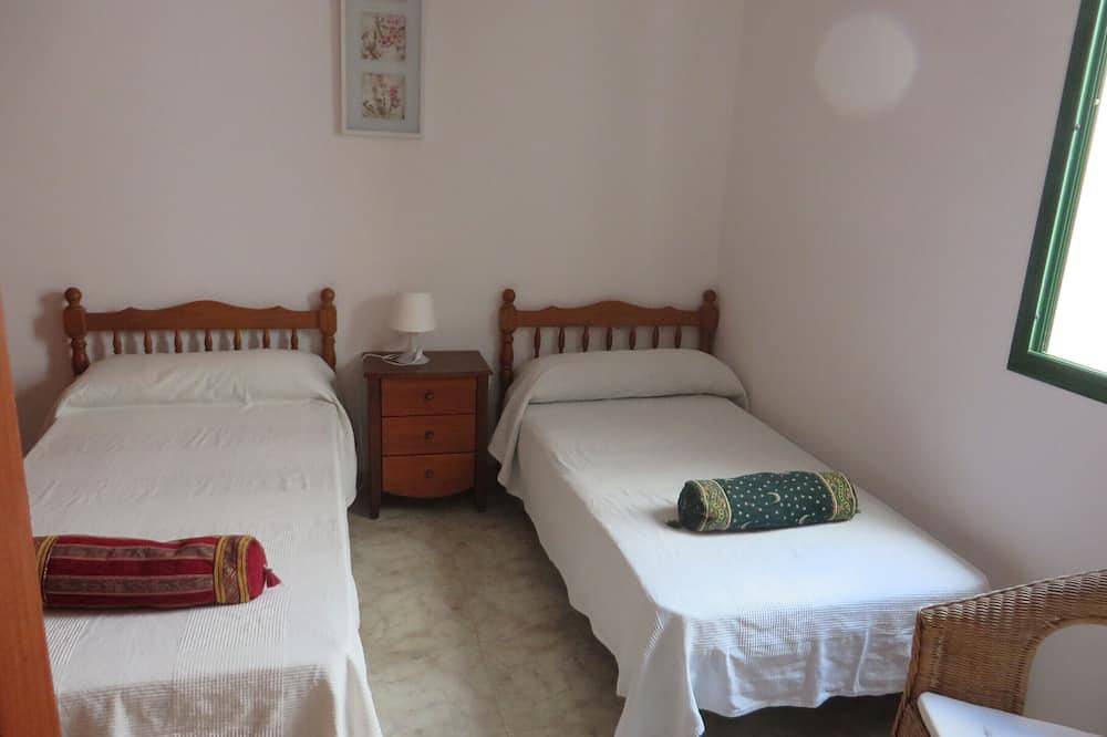 Entire apartment, Nice apartment near the beach of Famara in Famara Beach, Teguise