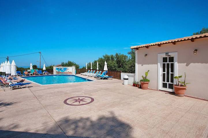 Vakantieappartement voor 3 personen, with balkon and zwembad as well as tuin, met huisdier in Planos